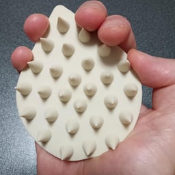 頭皮マッサージブラシ