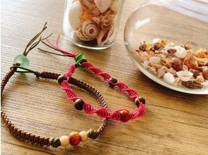 【和歌山・南紀白浜】海に流れ着いたシーグラスを使ったミサンガ作り♪