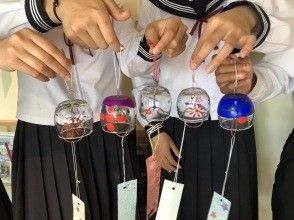 【石川・金沢】世界で一つだけの加賀風鈴づくり｜築100年の金澤町家｜全国各地の風鈴が天井一面に展示されてる不思議な空間で制作