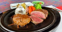 [新旅.jp] おわらの調べ響く 八尾ののどかな田園で本格ステーキ「ステーキ胡弓」牛100％の自家製ハンバーグとセットのランチも