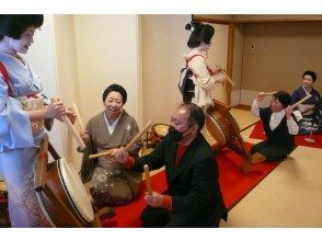 【石川・金沢】『金沢芸妓』普段は一見さんお断りの芸妓さんによる日本舞踊等の披露のほかお座敷遊びも体験できる特別公演です！兼六園すぐそば！